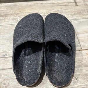 Wool clogs